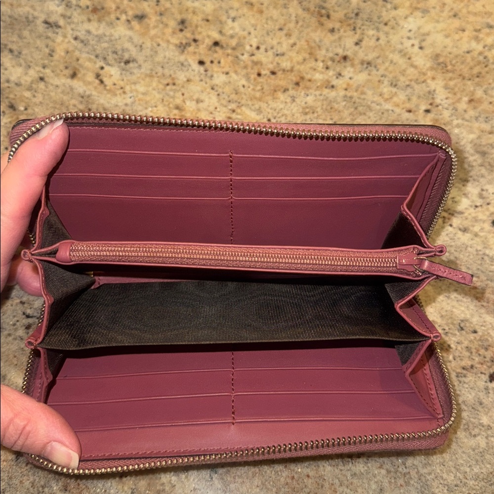 GUCCI SUPREME BLOOMS WALLET Full Inclusion - Picture 8 of 13